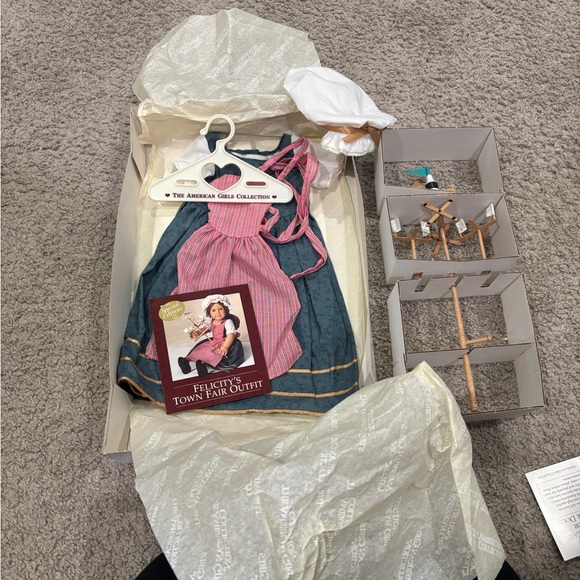 American Girl Special Edition Box - Picture 1 of 3